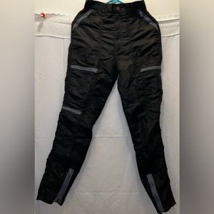 Vintage Yu-no black parachute pants. In great condition